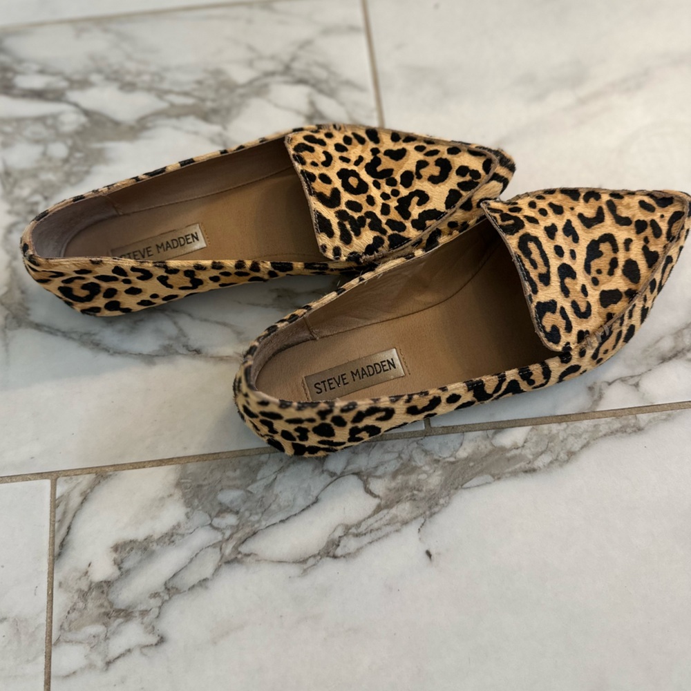 Steve Madden faux fur leopard flats -size 8